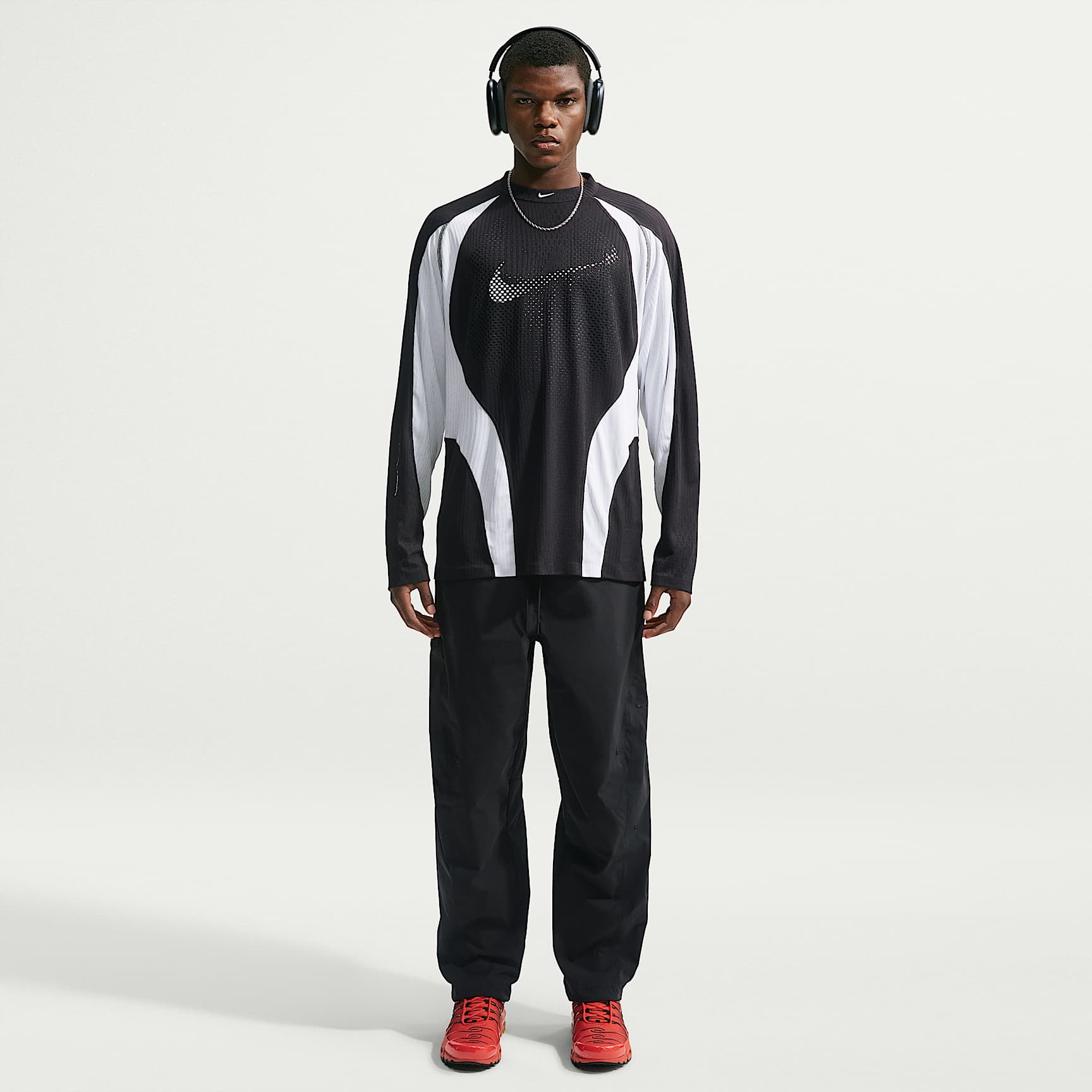 Nike Tech Helios Men's Dri-FIT Open-Hem Trousers. Nike RO